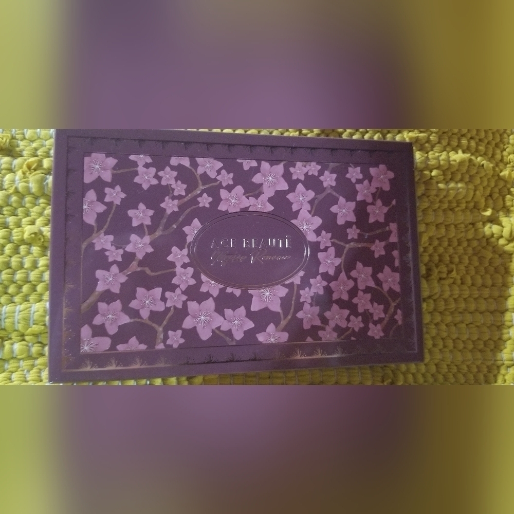 Ace Beaute Mystic Romance  15 eyeshadow palette